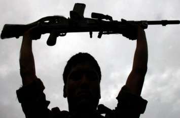 Chhattisgarh Naxal Terror: Naxal leader surrender in bastar Video: सरकार की पुनर्वास नीति से प्रभावित होकर इस खूंखार नक्सली ने किया सरेंडर