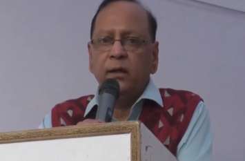 commisioner relation with Mahoba कमिश्नर का इस जनपद से है लंगोटिया यार वाला रिश्ता