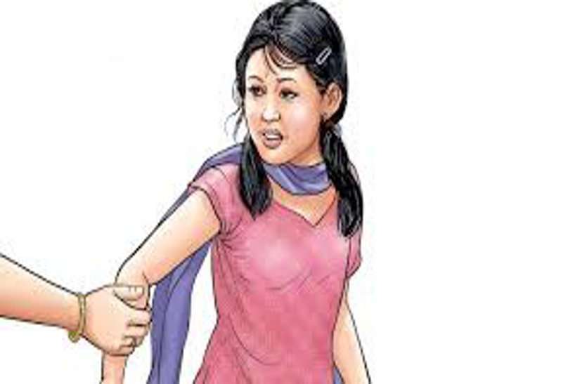 राजधानी में लड़कियां नहीं सुरक्षित, राह चलते हो रही छेड़छाड़ और मारपीट राजधानी में लड़कियां नहीं सुरक्षित, राह चलते हो रही छेड़छाड़ और मारपीट
