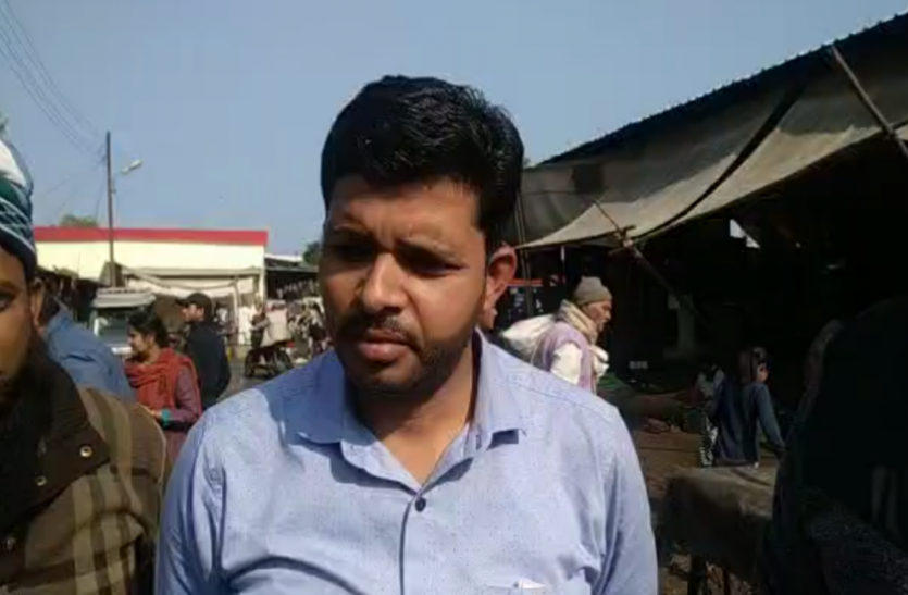 mandi.png कीचड़ व पानी ने प्रभावित हुआ मंडी व्यापारियों का कारोबार, देखें Video