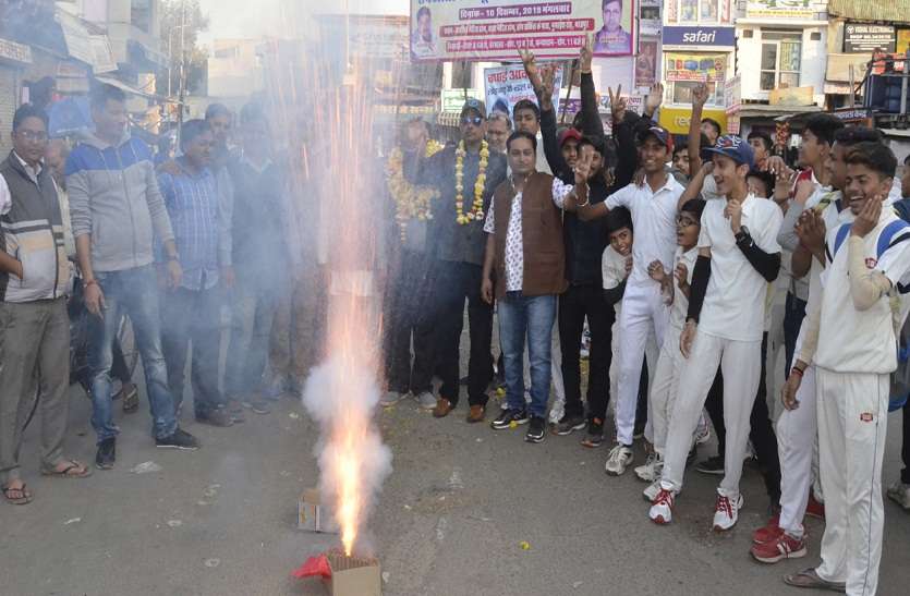 आकाश अब विदेशी पिचों पर दिखाएंगे... आकाश अब विदेशी पिचों पर दिखाएंगे...