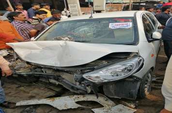 Two car collision Ten Injured in Up azamgarh दो कारों की सीधी टक्कर, 10 घायल, तीन की हालत गंभीर