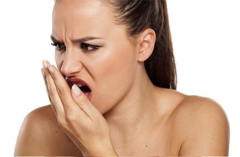 mouth problem: मुंह की दुर्गंध की समस्या होने पर आजमाएं ये नुस्खें mouth problem: मुंह की दुर्गंध की समस्या होने पर आजमाएं ये नुस्खें