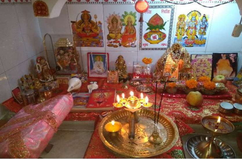 hindu_puja_path.jpg आप भी पूजा करते वक्त ये काम करना भूल जाते हैं क्या?
