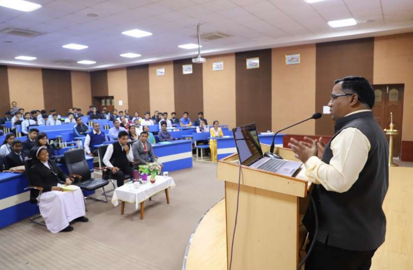 खेल जीवन का अहम अंग खेल जीवन का अहम अंग