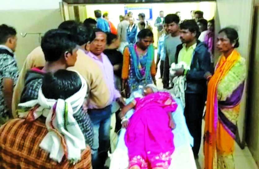 परिवार से भरे ऑटो को ट्रक ने मारी टक्कर, दो मासूमों की मौके पर ही छूट गई सांस, 6 घायल परिवार से भरे ऑटो को ट्रक ने मारी टक्कर, दो मासूमों की मौके पर ही छूट गई सांस, 6 घायल