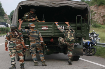 Central Home Ministry Sending Back Security Forces From Jammu Kashmir घाटी में हालात सुधरे, अतिरिक्त सुरक्षा बलों की वापसी शुरू