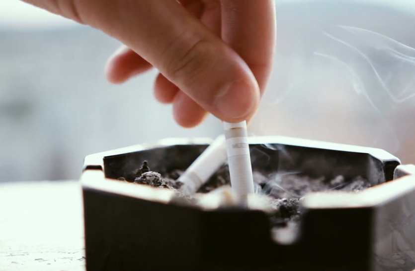 Those who do not go on Cigarette Break will get 6 day extra Paid Leave 'सुट्टा ब्रेक' पर ना जाने वालों को मिलेगी 6 दिन की एक्सट्रा छुट्टी