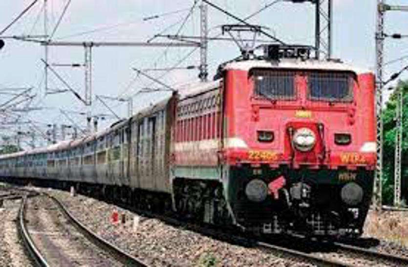राजकोट की 10 ट्रेनों में लगेंगे अतिरिक्त कोच राजकोट की 10 ट्रेनों में लगेंगे अतिरिक्त कोच
