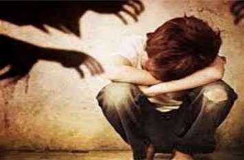 4 friends made unnatural relation with 10 year boy in shamli खेल-खेल में 4 दोस्तों ने नाबालिग साथी के साथ किया कुकर्म, ऐसी हालत में छोड़कर पहुंच गये घर
