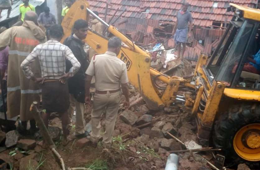 नाद्दूर में सन्नाटा,समझाइश के बाद शव लेने को तैयार हुए परिजन नाद्दूर में सन्नाटा,समझाइश के बाद शव लेने को तैयार हुए परिजन