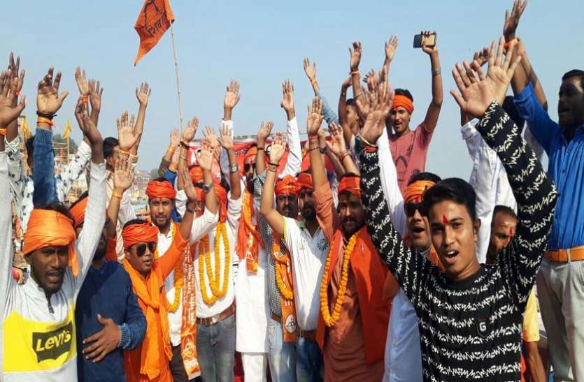 Shivsena पीएम नरेन्द्र मोदी को उनके गढ़ में घेरने में जुटी शिवसेना, बढ़ा रही अपनी ताकत