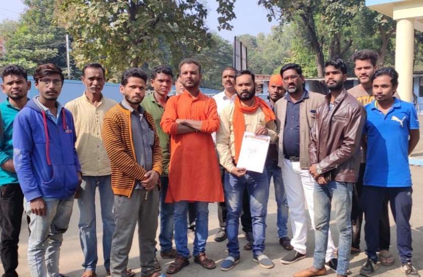 प्राचीन मंदिरों के पास से हटाई जाए मांसाहार की दुकान प्राचीन मंदिरों के पास से हटाई जाए मांसाहार की दुकान