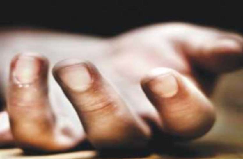 दुष्कर्म के दोषी को सता रहा था सजा का डर, कोर्ट के फैसले से पहले खुद लगाई फांसी दुष्कर्म के दोषी को सता रहा था सजा का डर, कोर्ट के फैसले से पहले खुद लगाई फांसी