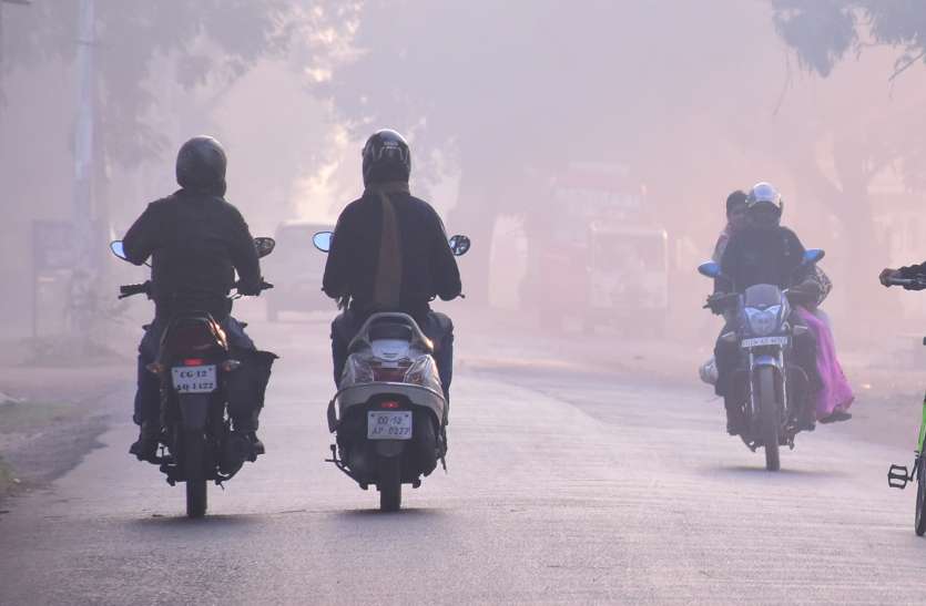 पछुआ हवाओं से तापमान गिरा, ठिठूरन के साथ स्कूली बच्चों की बढ़ी परेशान... पछुआ हवाओं से तापमान गिरा, ठिठूरन के साथ स्कूली बच्चों की बढ़ी परेशान...