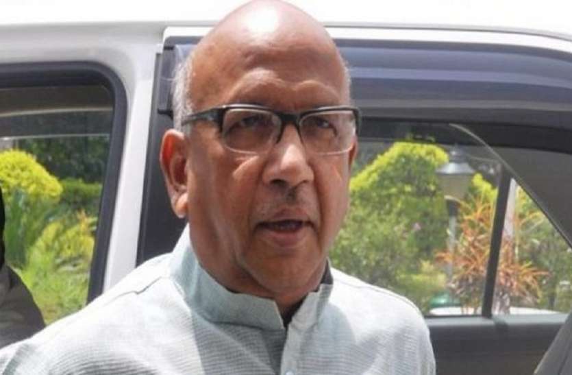 bjp_rebellion_saryu_rai_1.jpg बागी नेताओं को सबक सिखाने के लिए बीजेपी ने तैयार किया नया फार्मूला, गाज गिरनी तय