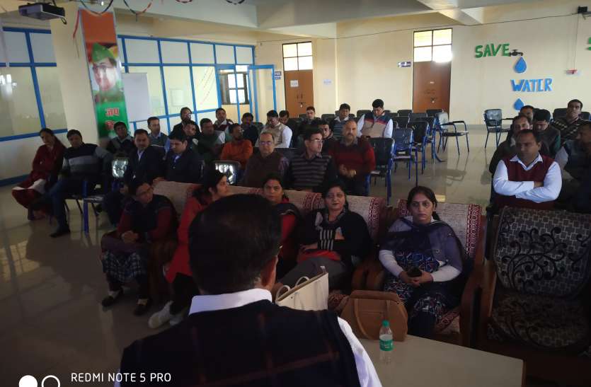 वेतन नहीं मिलने पर ईसीबी के शिक्षक करेंगे परीक्षाओं का बहिष्कार वेतन नहीं मिलने पर ईसीबी के शिक्षक करेंगे परीक्षाओं का बहिष्कार
