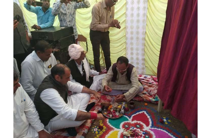 Your government camps at your door लोगों ने कहा- गागोरनी में खुले सीएनसी अस्पताल और पुलिस चौकी की हो सुविधा