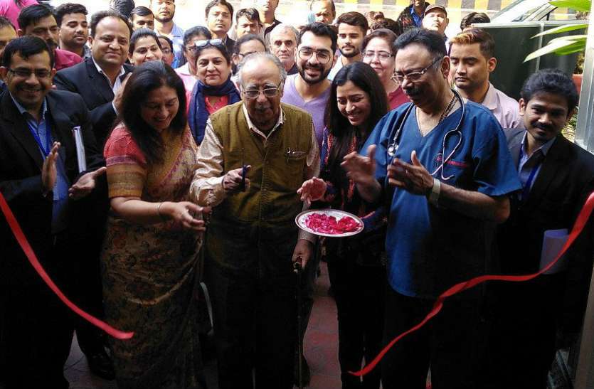 महिलाएं झिझक के चलते झेल रहीं तमाम बीमारियां, अपने डॉक्टर से खुलकर बात करें महिलाएं झिझक के चलते झेल रहीं तमाम बीमारियां, अपने डॉक्टर से खुलकर बात करें