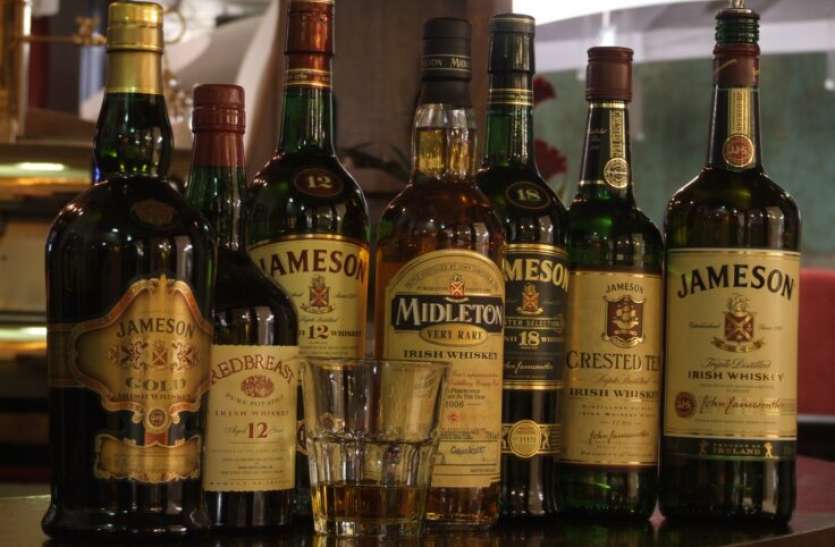 jameson-whiskey-2-736x552.jpg फर्जी डिलीवरी बॉय बनकर लूट ली 3000 व्हिस्की की बोतलें, 16 लाख रुपये की लगा दी चपत