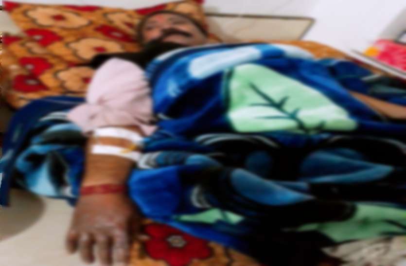 Five injured by explosion in dabra अलाव में अचानक विस्फोट, तीन बच्चों सहित पांच घायल