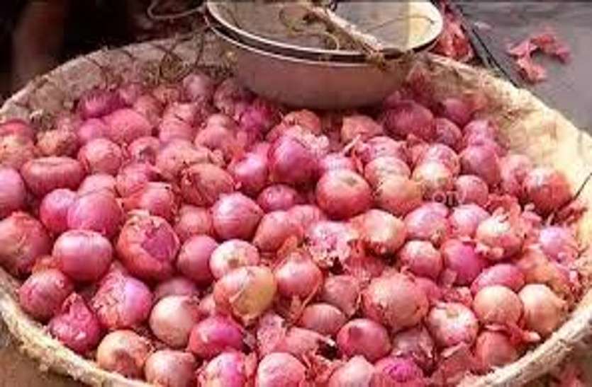 japur mandi जयपुर में रुला रहा प्याज, भाव पहुंचे 100 रुपए प्रति किलो के पार