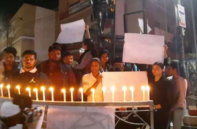हैदराबाद गैंगरेप और हत्या से पवन जल्लाद आहत, कहा- जल्द हो सजा, मैं फांसी देने को तैयार हैदराबाद गैंगरेप और हत्या से पवन जल्लाद आहत, कहा- जल्द हो सजा, मैं फांसी देने को तैयार