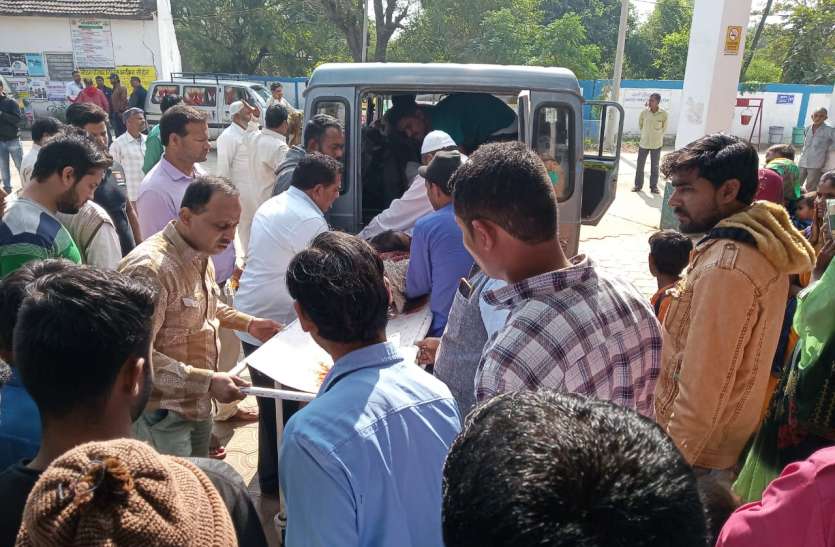 हादसा अज्ञात वाहन की टक्कर से कार सवार उजैन के पटवारी की मौत