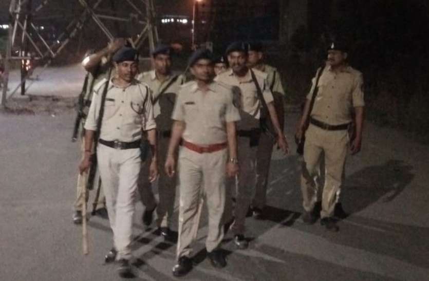 surat news- पुलिस गश्त का भी दंगा करने वाले श्रमिकों पर असर नही!!! surat news- पुलिस गश्त का भी दंगा करने वाले श्रमिकों पर असर नही!!!