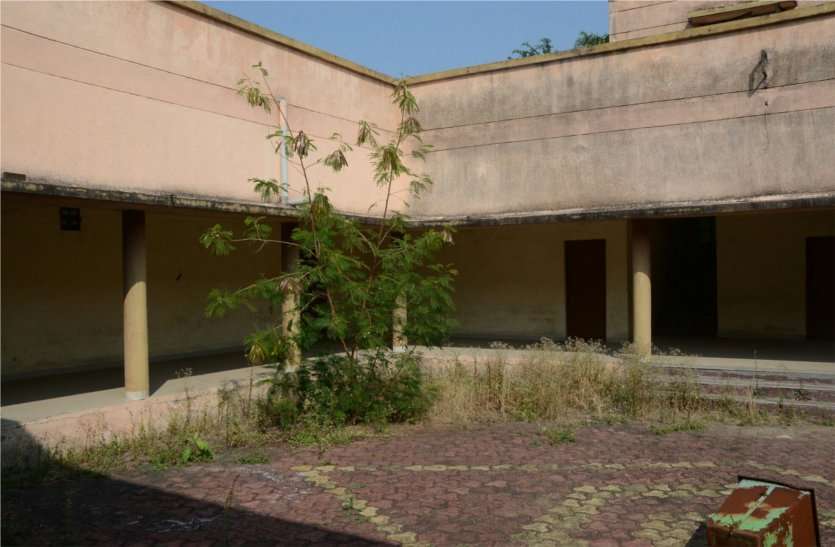 Why is the lab closed for a year जाने क्यों बंद है एक साल से प्रयोगशाला
