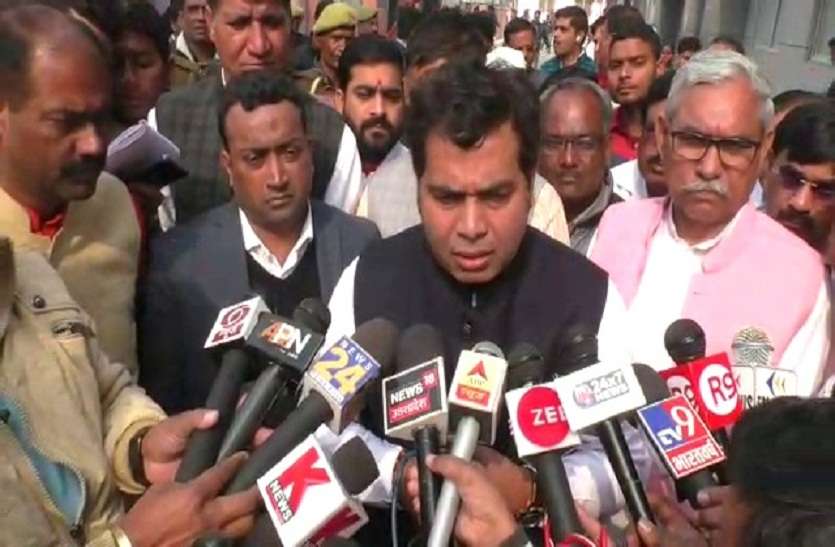 प्रियंका गांधी ट्विटर की राजनीति करती हैं - श्रीकांत शर्मा प्रियंका गांधी ट्विटर की राजनीति करती हैं - श्रीकांत शर्मा