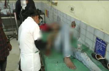 Three person seriously injured after Bike accident in Up Mau बाइक ओवरब्रिज के डिवाइडर से टकराई, तीन छात्रों की हालत गंभीर