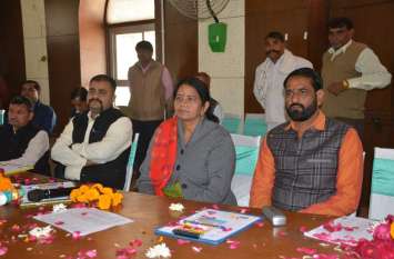 Alwar Nagar parishad New Board First Meeting Alwar Nagar Parishad अलवर नगर परिषद की पहली बैठक में पार्षद अजय पूनिया ने सभापति बीना गुप्ता को दे डाली यह नसीहत, जानिए पहली बैठक में क्या हुआ