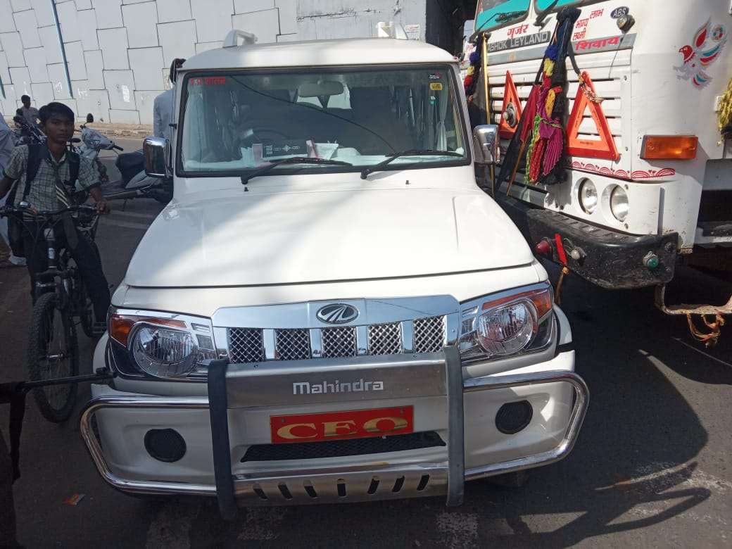 जनपद सीईओ की कार को डंपर ने मारी टक्कर, सीईओ घायल