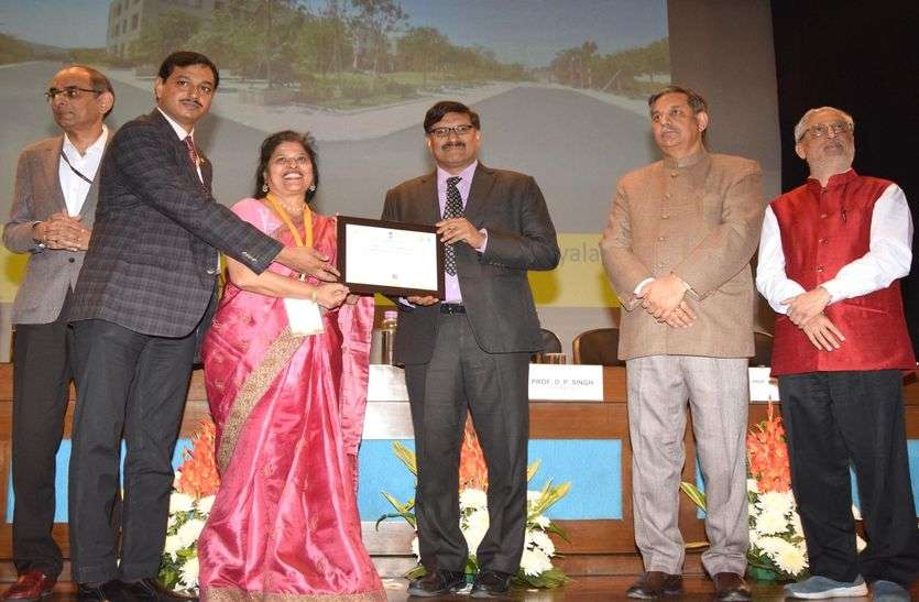 स्वच्छता में देश में चौथे स्थान पर रहा आर.के. पाटनी गर्ल्स कॉलेज स्वच्छता में देश में चौथे स्थान पर रहा आर.के. पाटनी गर्ल्स कॉलेज