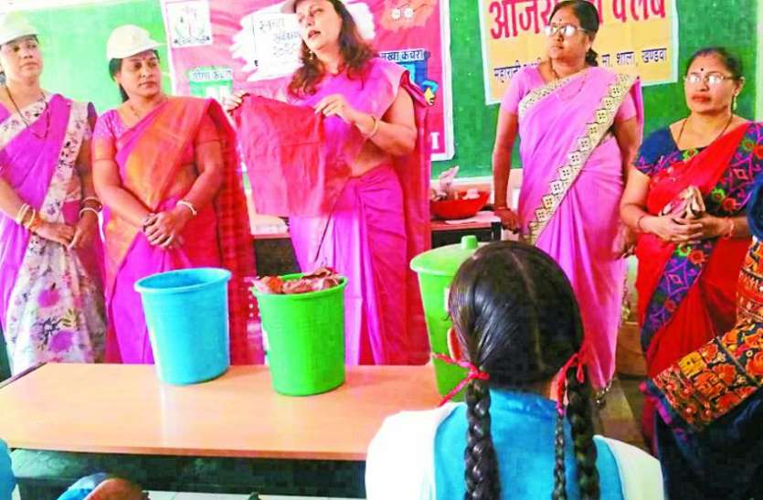 Teenagers news khandwa Teenagers पड़ जाते हैं गलत संगत में, स्कूली बच्चों को सिखाया ये काम