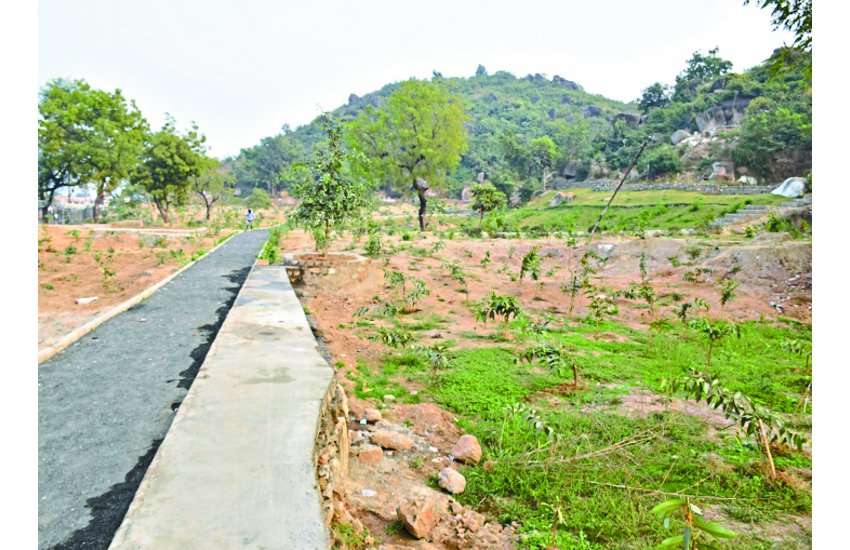 madan mahal hill