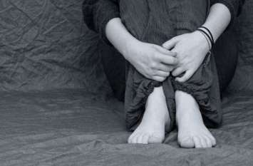crime recorded rape with two women daily in rajasthan sikar राजस्थान: हर रोज इतनी महिलाओं से छेड़छाड़ व बलात्कार, सवाल- आखिर कब तक ?