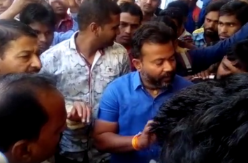 Students shout slogans in college सुविधाएं नहीं मिलने से नाराज छात्र छात्राओं ने कॉलेज में तालाबंदी कर की नारेबाजी, देखें वीडियो