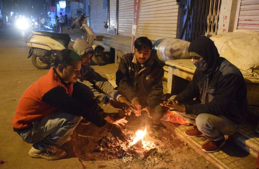 Temperature in Satna 9.4 degrees, icy winds rocked people सतना में पारा@ 9.4 डिग्री,बर्फीली हवाओं ने जकड़ा तो कांप उठे लोग
