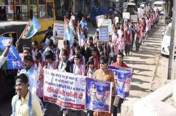 Just no more Disha rape murder encounter telangana/ छात्राएं बोलीं-बीच चौराहे रेप हो सकते हैं तो फांसी क्यों नहीं?