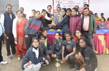 Girls College in women's category, PG Damoh champion in men's category महिला वर्ग में गल्र्स कॉलेज, पुरुष वर्ग में पीजी दमोह रहा चैंपियन