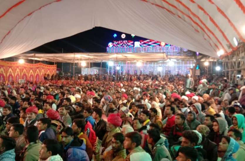 Concluding third festival with flag hoisting ceremony ध्वजारोहण-कलश स्थापना के साथ तीसरे पाटोत्सव का समापन