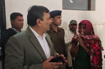 Staff nurse beat up female patient again in district hospital जिला अस्पताल में फिर स्टाफ नर्स ने महिला मरीज के साथ की मारपीट