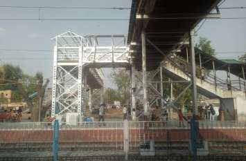 alwar junction eskeletor 12 हजार रेल यात्री रोज, एस्क्लिेटर की तैयारी