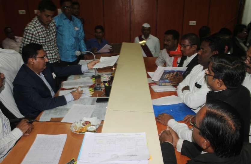 नगर निगम चुनाव: तीन बसपा, एक जकांछ, दो निर्दलियों के नामांकन पत्र निरस्त नगर निगम चुनाव: तीन बसपा, एक जकांछ, दो निर्दलियों के नामांकन पत्र निरस्त