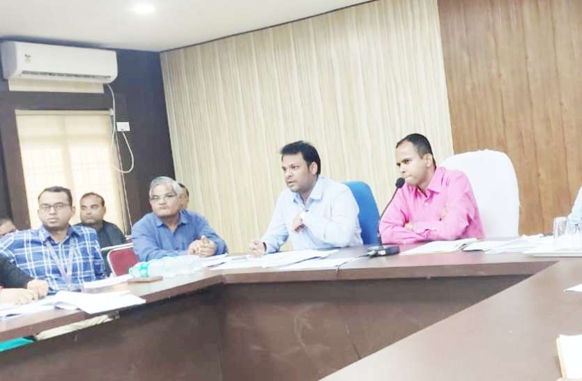 Action continues on careless secretaries of Singrauli Collector लापरवाह सचिवों व रोजगार सहायकों पर कार्रवाई जारी