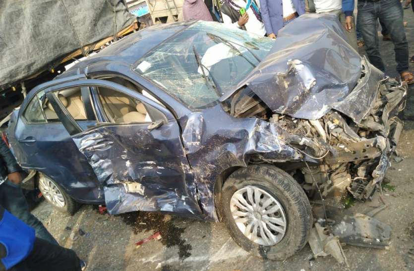 जयपुर-दिल्ली हाइवे पर ब्रेक फेल बेकाबू ट्रोले की चपेट में आई आठ लग्जरी कारें, एक विदेशी पर्यटक भी चोटिल जयपुर-दिल्ली हाइवे पर ब्रेक फेल बेकाबू ट्रोले की चपेट में आई आठ लग्जरी कारें, एक विदेशी पर्यटक भी चोटिल