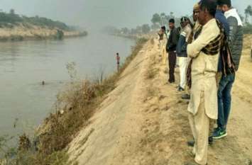 Message sent to ex-husband after going on canal, taking care of daught नहर पर जाकर पूर्व पति को भेजा संदेश, मन्नत का रखना ख्याल