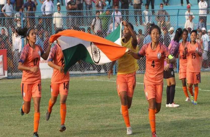 Indian women s football team दक्षिण एशियाई खेल : राउंड रोबिन लीग में शीर्ष पर रह कर भारतीय महिला फुटबॉल टीम फाइनल में पहुंची